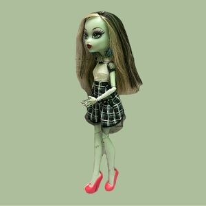 Monster High FrankieStein Doll with Green Skin and Pink Shoes